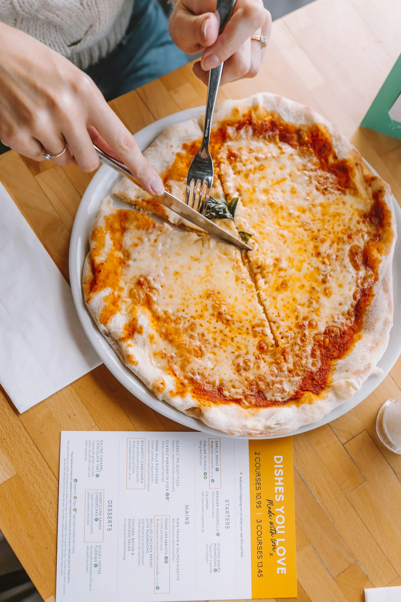 Handcrafted pizza fresh from the oven at Hudsons Cafe Pizza30 New York